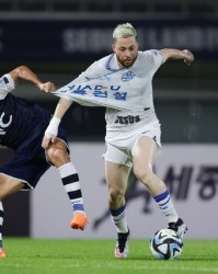 一竞技- 沃尔夫斯堡，与环保组织，合作推出，碳中和球衣  