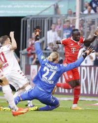 一竞技电竞- 美因茨主力门将赛季报销，紧急启用二门引发担忧  