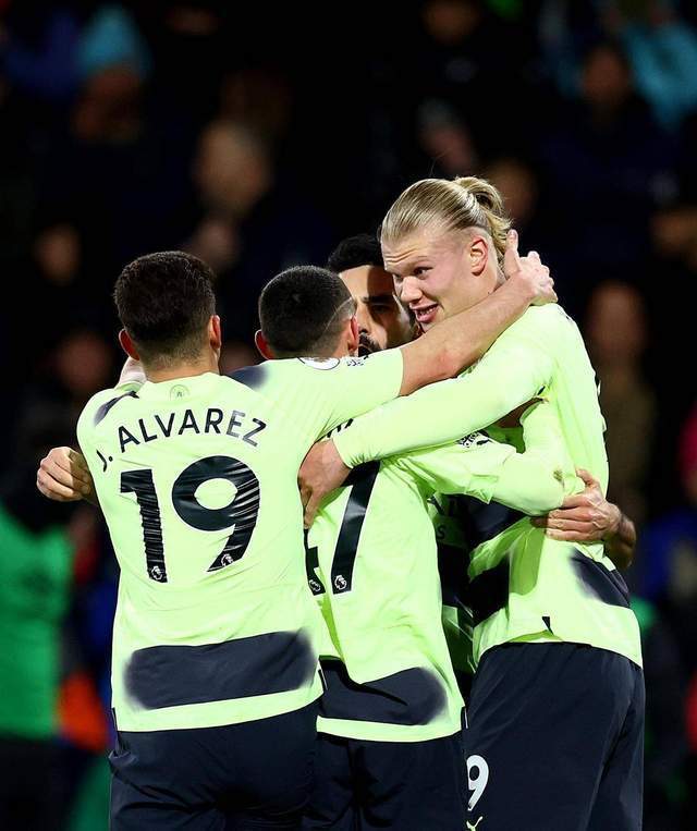  哈兰德戴帽助曼城轻取伯恩茅斯登顶积分榜