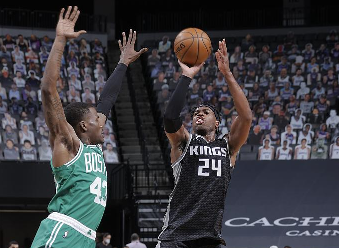  福克斯助攻上双国王击败开拓者获胜利