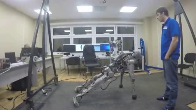  卡昂启用虚拟现实训练设备，科技赋能提升战术演练效果