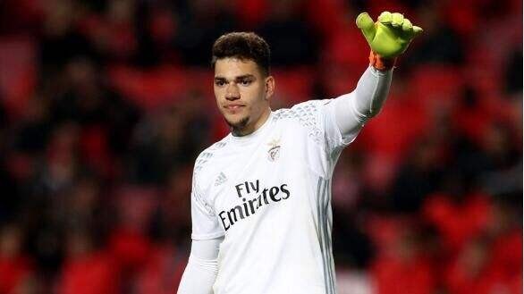  埃德森失误致丢分，曼城门将位置面临竞争压力