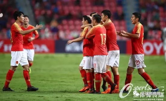  阿森纳新星闪耀，梅开二度助队逆转取胜  